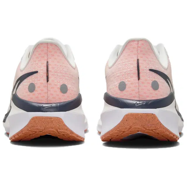 Nike Air Zoom Vomero 17