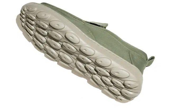 Leaveland Canvas Slip-On