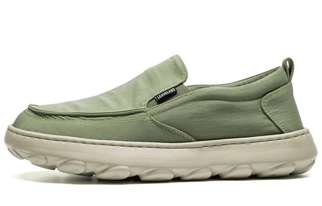 Leaveland Canvas Slip-On