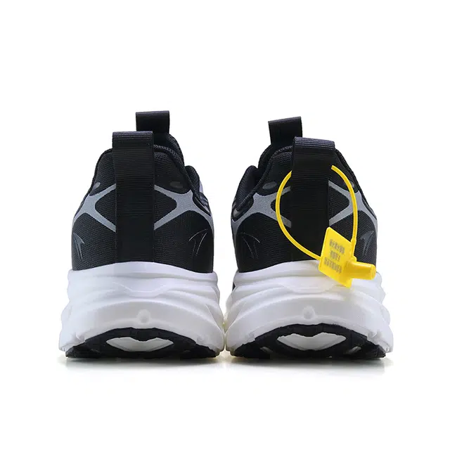 金莱克 灵敏缓震 实战专业 回弹轻便 防滑耐磨 低帮跑步鞋 男女同款 黑色