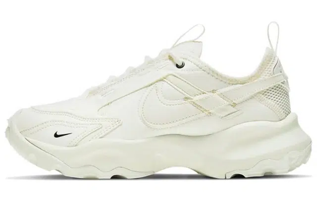 Nike TC 7900