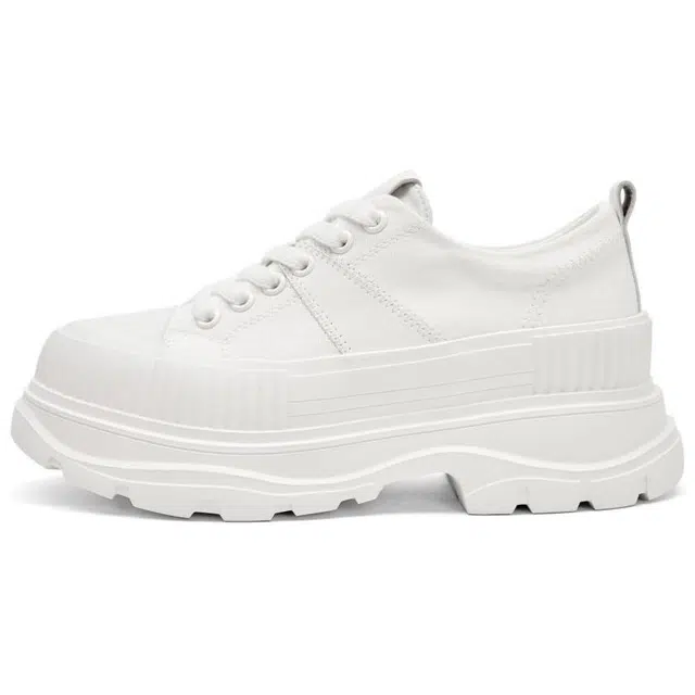 TOOMANYSHOES
