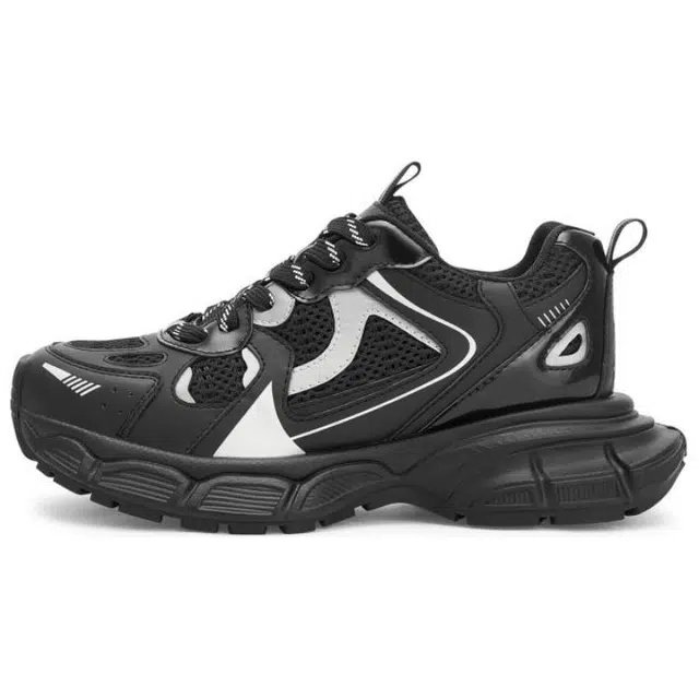TOOMANYSHOES