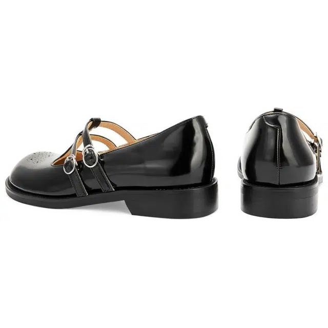 TOOMANYSHOES