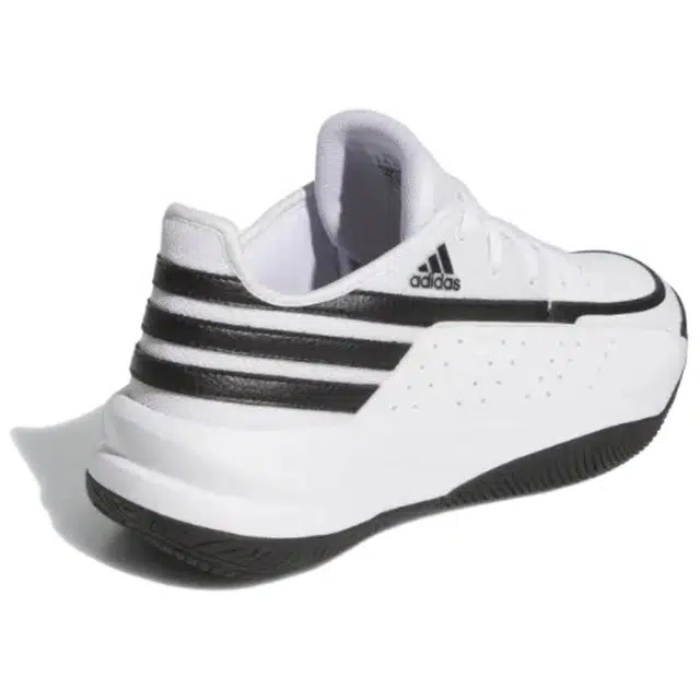 adidas Front Court