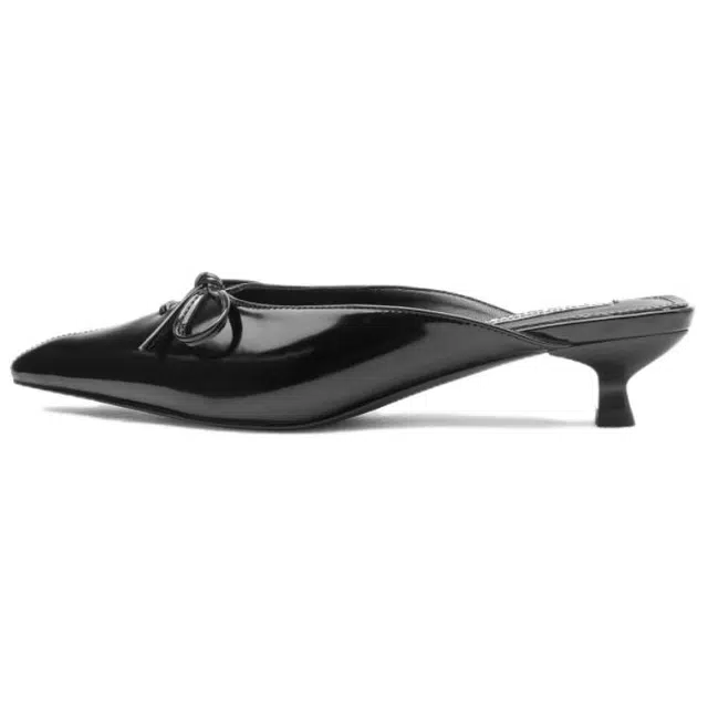 TOOMANYSHOES