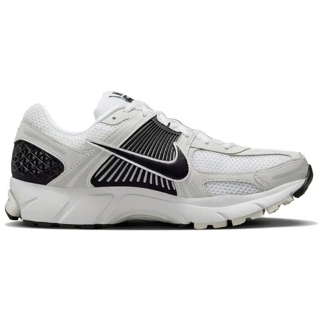Nike Air Zoom Vomero 5