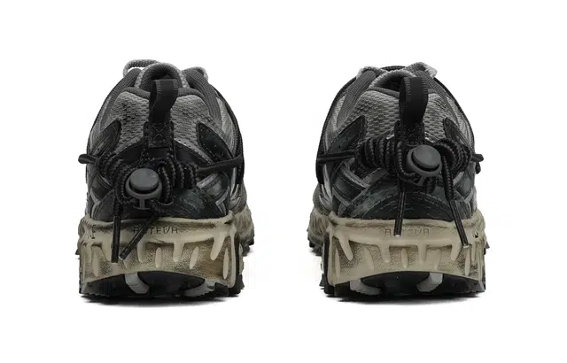 New Balance 410 Black Silver