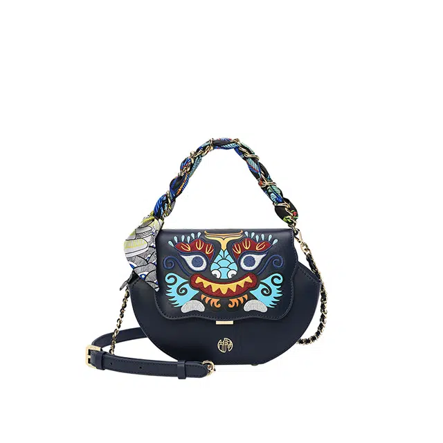 古伊西 祥龙送福新中式生肖款马鞍包 国风刺绣工艺 牛皮 小众设计复古单肩手提斜挎包 中号 女款 靛蓝