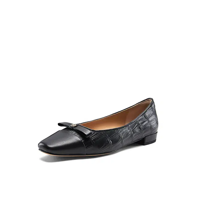 NINE WEST