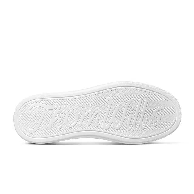 THOM WILLS trainer