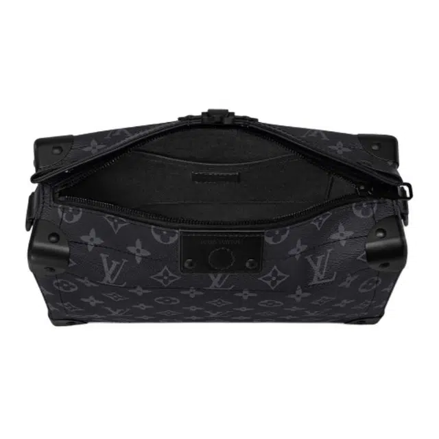 LOUIS VUITTON Trunk