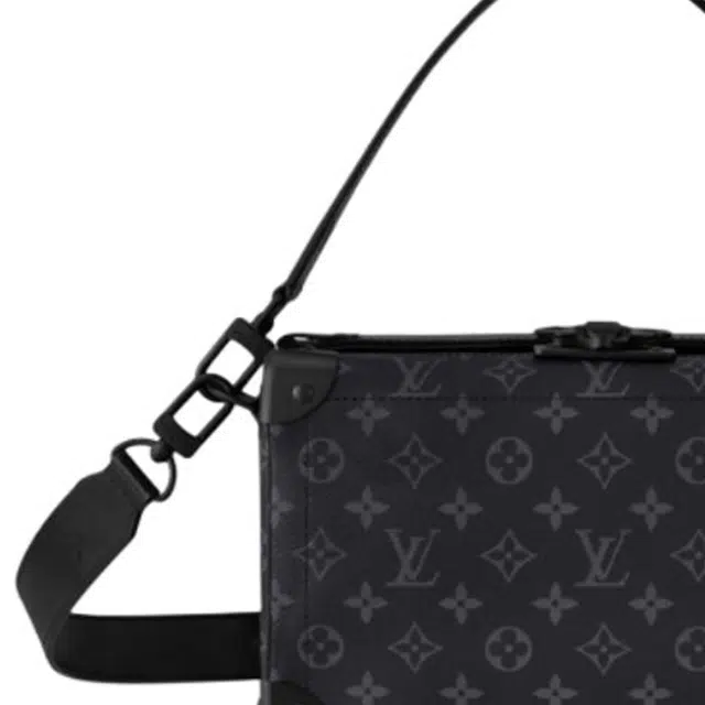LOUIS VUITTON Trunk
