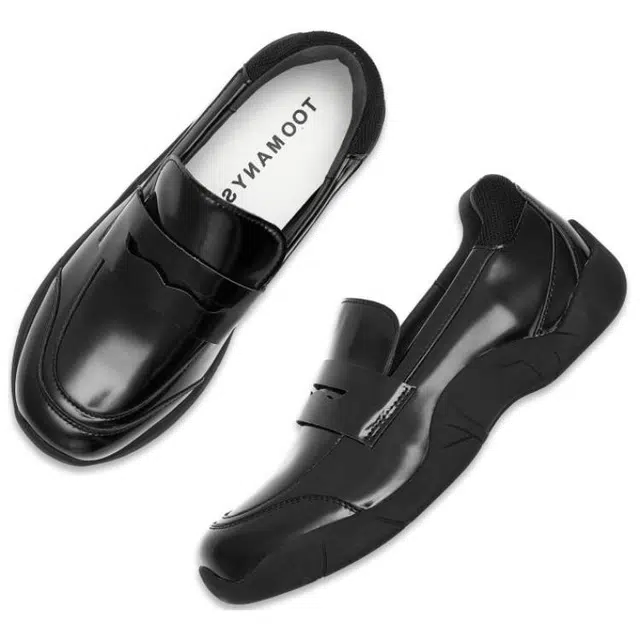 TOOMANYSHOES