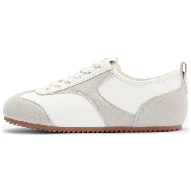 TOOMANYSHOES