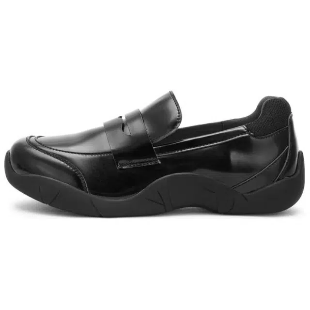 TOOMANYSHOES