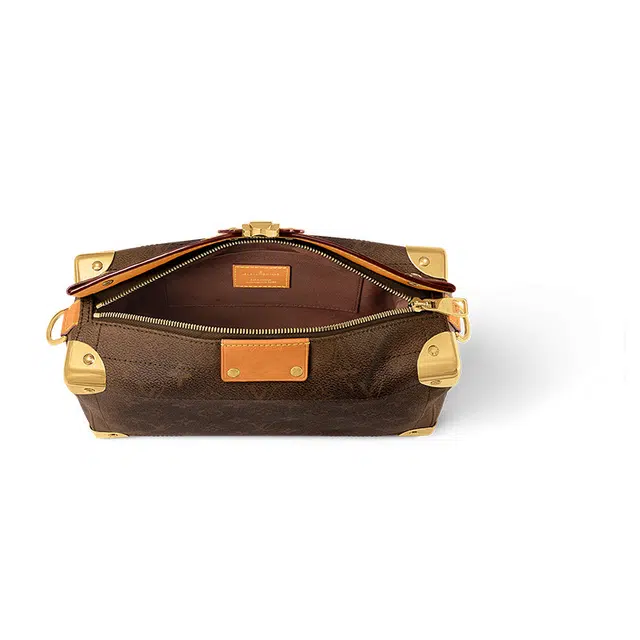 LOUIS VUITTON Trunk East West Monogram Dust