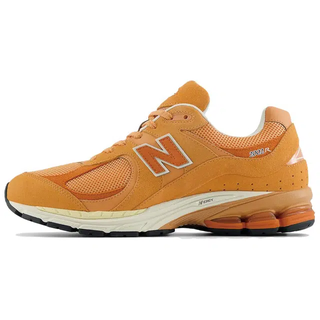 New Balance 2002R Infield Clay