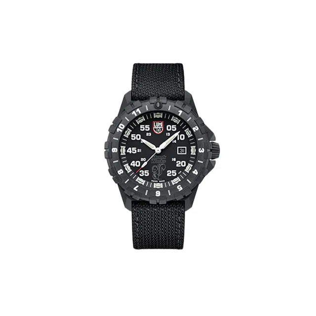 LUMINOX35 200 44mm