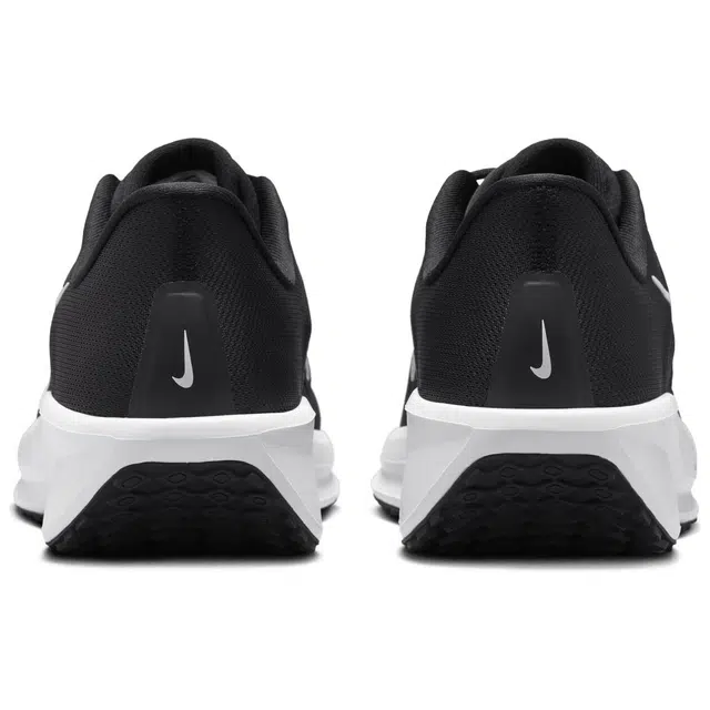 Nike Quest 6
