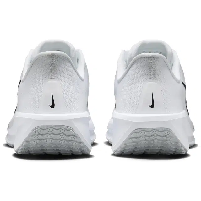 Nike QUEST 6