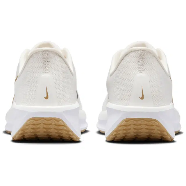 Nike QUEST 6