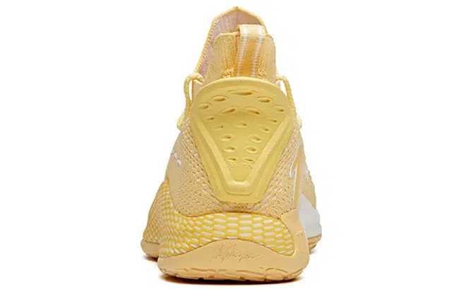 Anta KT5 Low KT5