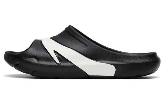 Anta C37 Black Slides