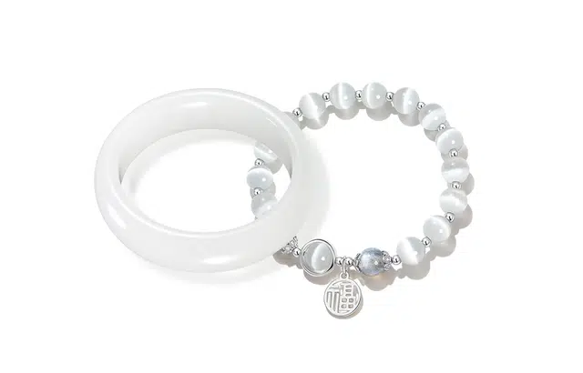 牧言 国潮复古新中式简约小众设计高级感 清冷气质素圈闭口镂空福字文字牌双层叠戴白月光 琉璃 手镯 女款