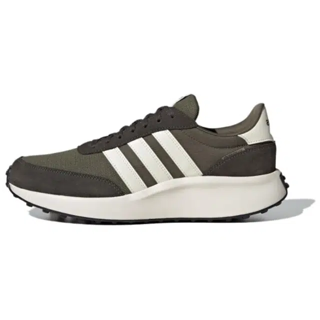 adidas RUN 70s