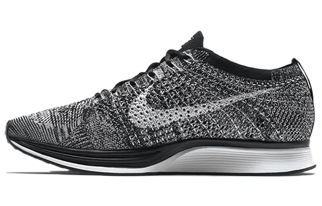 Nike Flyknit Racer Oreo 2