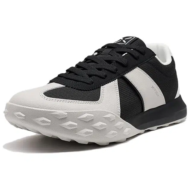 特步 舒适百搭 耐磨 低帮 生活休闲鞋 男款 黑灰白