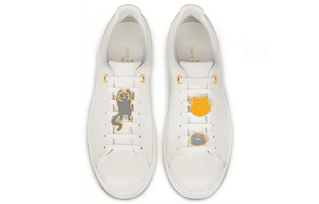LOUIS VUITTON Frontrow