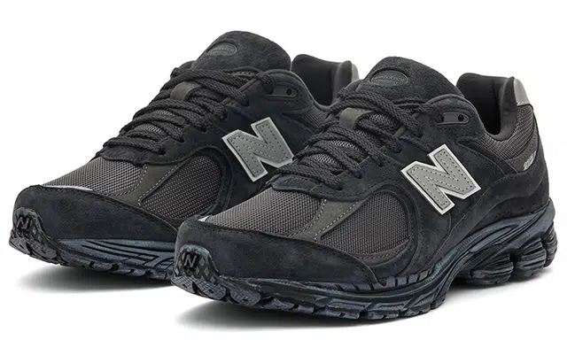 New Balance NB 2002R