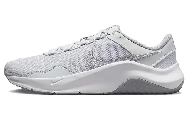 Nike Legend Essential 3