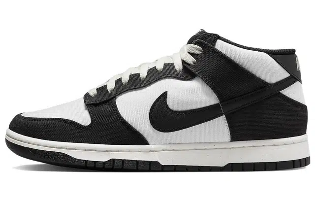 Nike Dunk Mid Black White