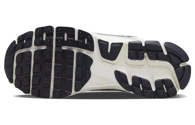 Nike Zoom Vomero 5 "Photon Dust"