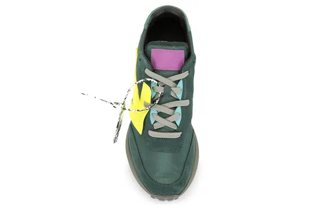 OFF-WHITE Arrow