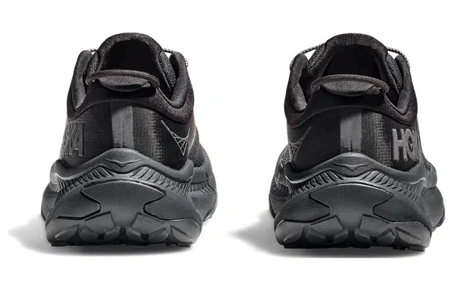 HOKA ONE ONE Transport