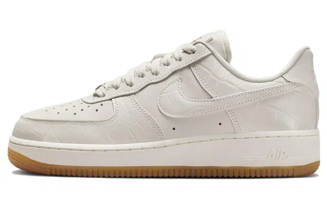Nike Air Force 1 Low '07 Beige
