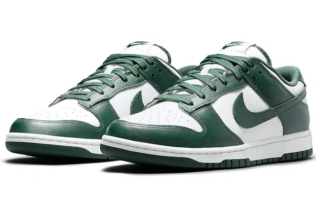 Nike Dunk Low Retro "Varsity Green"