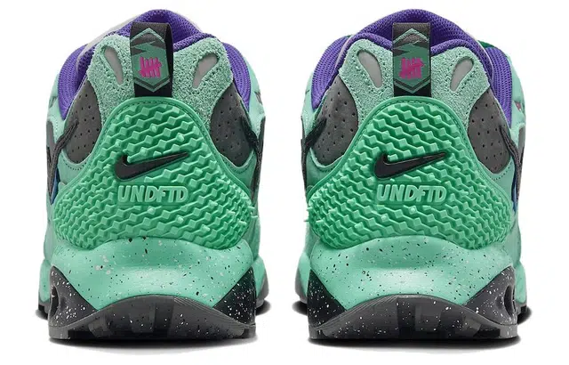 UNDEFEATED x Nike Air Terra Humara Light Menta