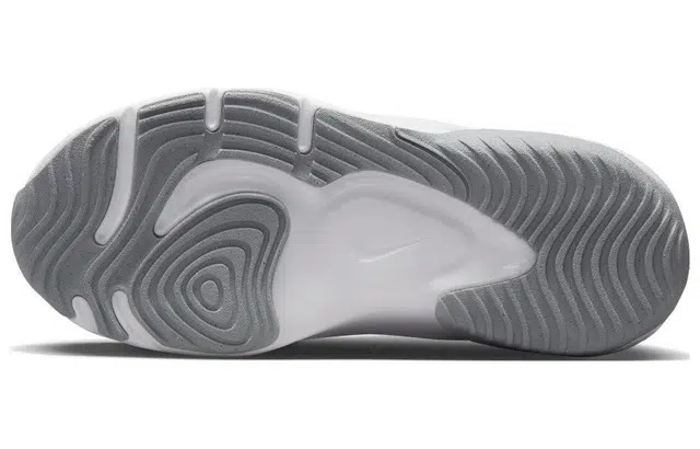 Nike Legend Essential 3
