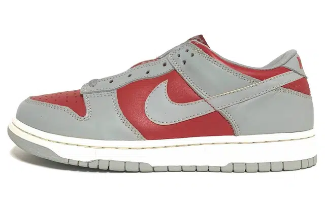 Nike Dunk Low "Ultraman"