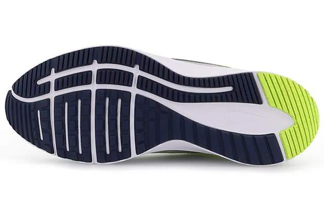 Nike Quest 4
