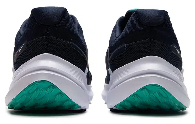 Nike Quest 5