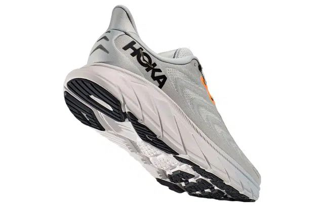 HOKA ONE ONE Arahi 6