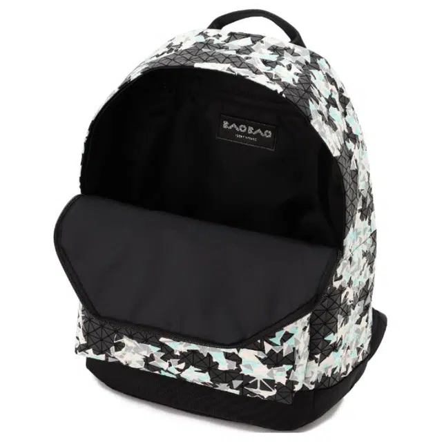 ISSEY MIYAKE Kuro