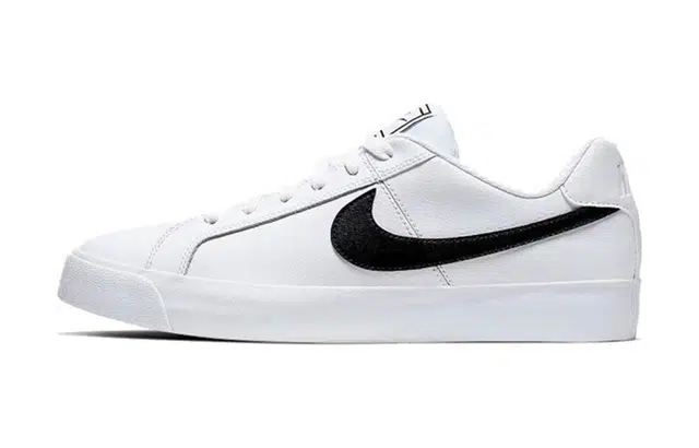 Nike Court Royale