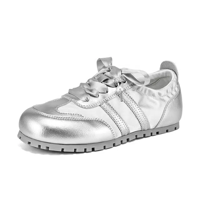 DAPHNE Starstep Bubble Ballet Flats